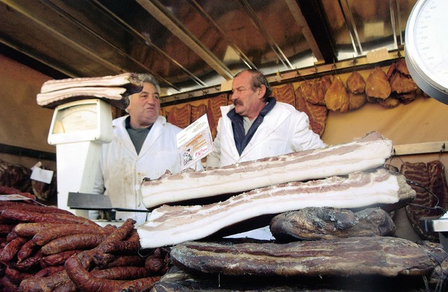 Slanina in sremske klobase