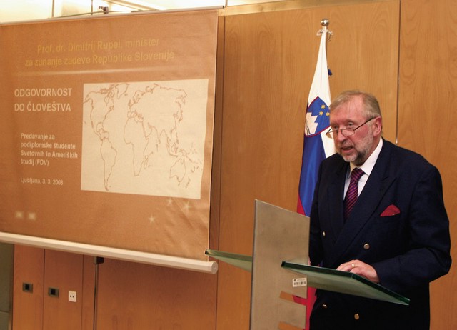 Dimitrij Rupel ima veliko znanja, ki bi ga rad širil med bodočimi diplomati