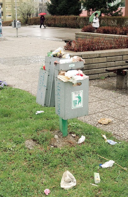 Polni smetnjaki na Jakčevi