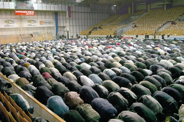 47.488 muslimanskih vernikov nima pravice do svojega verskega objekta - džamije