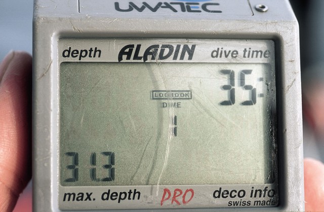 Podvodni računalnik je ugotovil največjo globino na dnu izvira -31,3 m