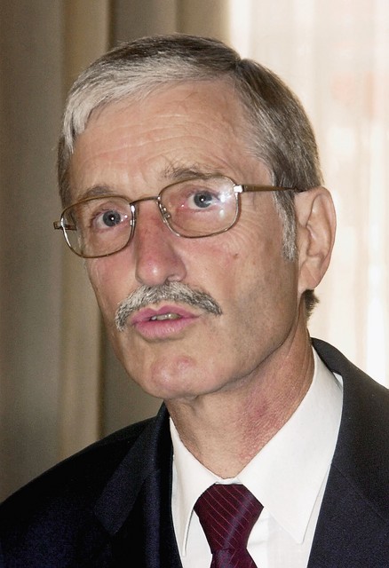 Uradnik: Dr. Drago Čepar