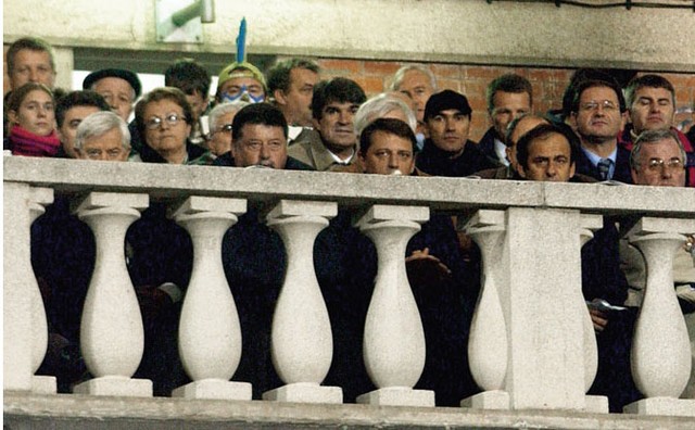 Častna loža na sredini tekme