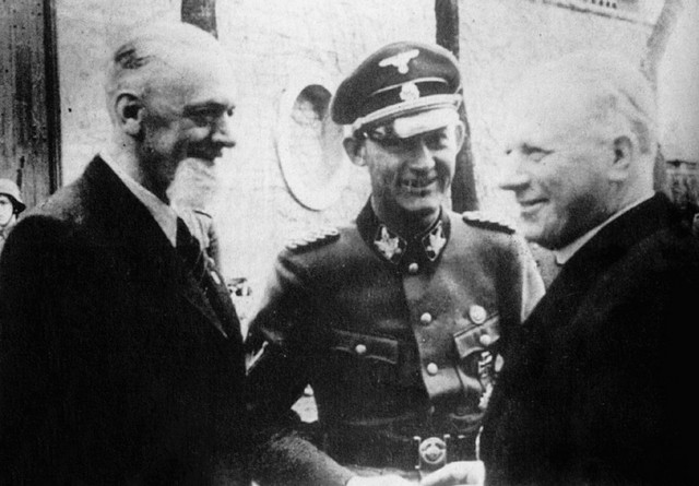 Leon Rupnik, Erwin Roesener in dr. Gregorij Rožman ob prisegi domobrancev ob Hitlerjevem rojstnem dnevu 20. aprila 1944