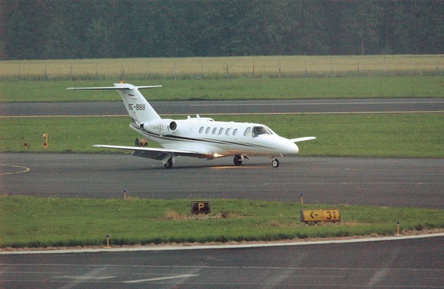 Jet z Ruplom na krovu