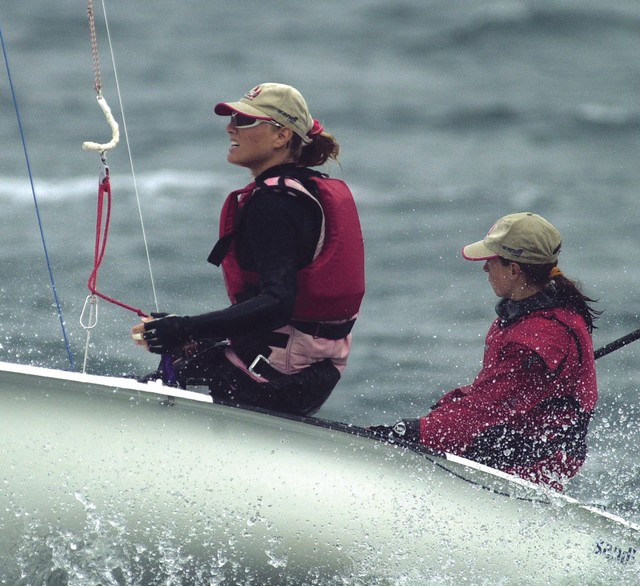 Jadralki Klara Maučec in Vesna Dekleva sta si na svetovnem prvenstvu v svojem razredu 470 letos maja v Zadru prijadrali drugo mesto in imata lepe možnosti za olimpijsko medaljo.