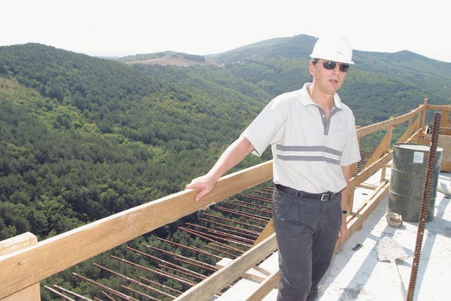 Tone Rop na viaduktu Črni Kal
