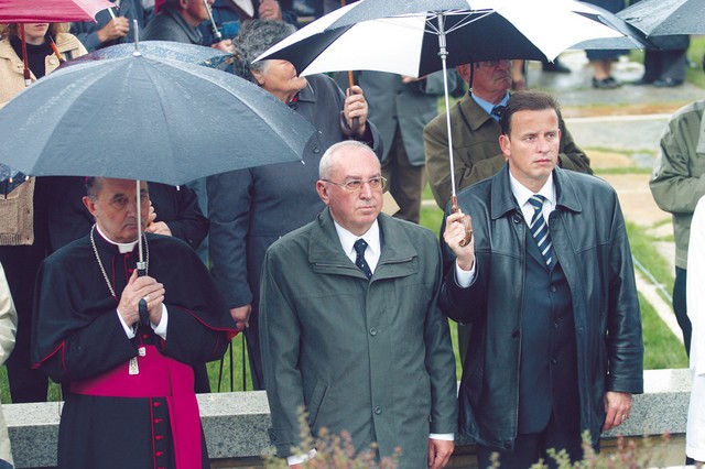 Govorniki: Franc Kramberger, mariborski škof, Feri Horvat, predsednik DZ in Bojan Šrot, celjski župan