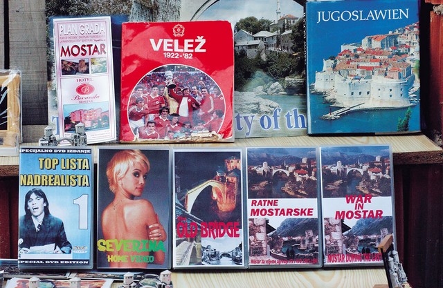 Vroča roba: Severinin piratski home video je bil že poleti naprodaj med spominki v Mostarju
