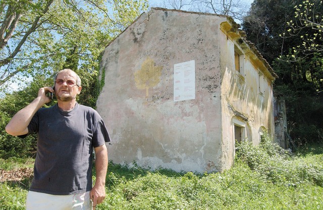 Joško Joras pred bodočimi apartmaji