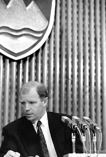 Dosje Civilna inicijativa (1993) Pojavi se anonimni tekst, ki predsedniku parlamenta Hermanu Rigelniku očita, da je član vrha Udbomafije