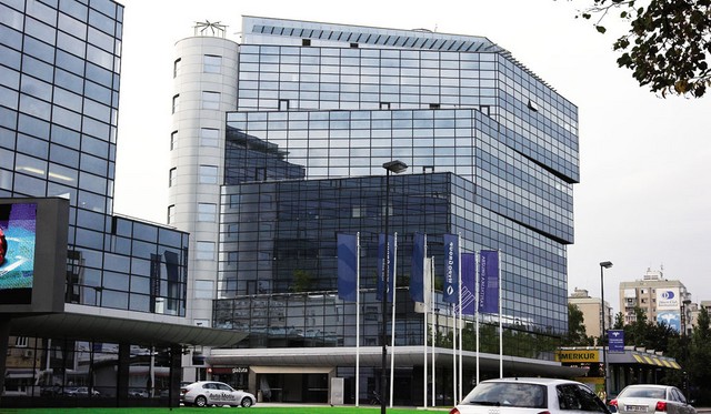 Stekleni dvor