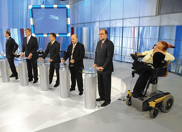 Predsedniški kandidati Lojze Petrle, Danilo Türk, Darko Krajnc, Zmago Jelinčič in Mitja Gaspari ter kandidatka Elena Pečarič na televizijskem soočenju na POP TV (manjka Monika Piberl, ki takrat še ni bila uradno potrjena kandidatka)