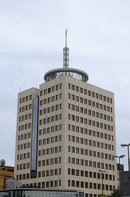 V ZDA je dvajset odstotkov maksimalni delež, ki ga ima lahko tuja organizacija v telekomunikacijski industriji, Slovenija pa želi prodati 49 odstotkov Telekoma.