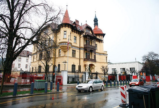 Ameriško veleposlaništvo (še) brez veleposlanika