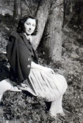 Zora kot instrumentarka v partizanski bolnišnici Kanižarica (1943)