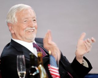 Jože Bernik na proslavi ameriškega dneva neodvisnosti leta 2004 v Križankah