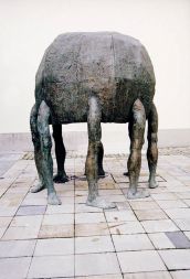 Mirko Bratuša: Nabukadnezar, 1997, bron, višina 201cm