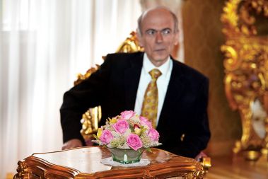 Rdeče vrtnice, orhideja cymbidium in sedum s predsednikom Janezom Drnovškom (28. 8. 2006, predsedniška palača, Ljubljana)