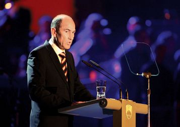 Janez Janša na proslavi ob dnevu državnosti 24. junija 2006: &raquo;Nikoli ne bomo največji. Nikoli ne bomo najmočnejši. Lahko pa smo najboljši. Lahko ustvarimo najboljše okolje za izpolnjeno življenje. Najboljše okolje za varno in zdravo odraščanje naših otrok. Najboljše mesto za srečo.&laquo;