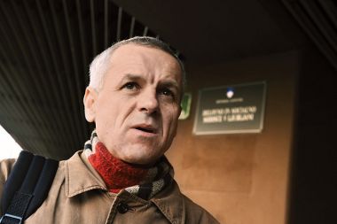 ... in nekdanji Delov dopisnik v Avstriji Matija Grah pred sodiščem. ... in nekdanji Delov dopisnik v Avstriji Matija Grah pred sodiščem.