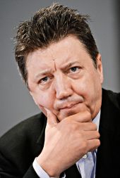 Brane Rončel: &raquo;Le redke urednike zanima karkoli iz &lsquo;jazzovskega&rsquo; sveta. Desnega jazza žal ni. Razen morda na kakšni lokalni sceni.&laquo;