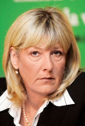 Predsednici nadzornega sveta Slovenskih železnic Jelki Šinkovec Funduk se je sejnina podvojila, čeprav ima krovna družba Slovenskih železnic dobiček le po zaslugi prilivov iz državnega proračuna. 