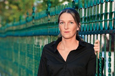 Dr. Marta Gregorčič: »Izrazito nadpovprečno izraženo domoljubje, visoki stopnji etnocentrizma in spolne diskriminacije še naprej vplivajo na neustvarjalno in nekakovostno življenje prebivalk in prebivalcev Slovenije.« Dr. Marta Gregorčič: »Izrazito nadpovprečno izraženo domoljubje, visoki stopnji etnocentrizma in spolne diskriminacije še naprej vplivajo na neustvarjalno in nekakovostno življenje prebivalk in prebivalcev Slovenije.«