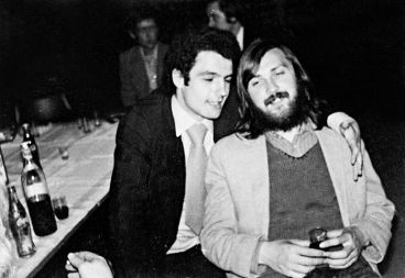 1972: Dragan Bulič (desno) in radijski tehnik Radovan Bulatović. fotografija je iz študentske menze v Rožni dolini, ob tretji obletnici Radia študent
