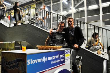 SDS nas prepričuje, da je Slovenija na pravi poti