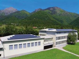 Elektrarna na osnovni šoli Matije Valjavca v Preddvoru. Moč 60 kW.