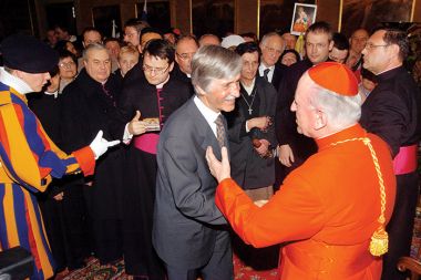 Direktor Urada za verske skupnosti dr. Drago Čepar na slovesnosti ob imenovanju nadškofa dr. Franca Rodeta za kardinala 24. marca 2006. 