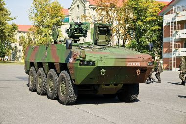 Če vlada prekine pogodbo s finsko Patrio, samo letos privarčuje 80 milijonov evrov.