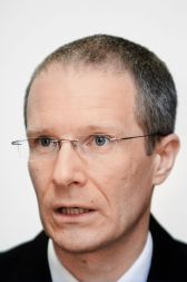 Boštjan Vasle, direktor Umarja: &raquo;Ohranjanje visoke inflacije je delno že tudi posledica sekundarnih učinkov, ko se višja inflacija in višja inflacijska pričakovanja vgrajujejo v vse večje število cen, ki niso neposredno povezane z dogajanji na svetov