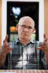 Dr. Mladen Dolar: &raquo;Fenomen Janković nam sporoča, da ne potrebujemo politike, ampak menedžerje, neko postpolitiko in ljudi, ki bodo poskrbeli, da se bodo stvari zgodile.&laquo;