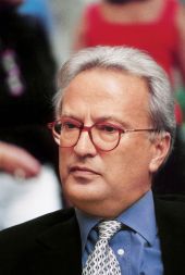 &ldquo;Slovenska stran deluje absolutno pasivno. In mislim, da vem, zakaj. Sami veste, da vaša stališča v Evropi niso dobrodošla, zato nam jih niti ne želite zaupati.&rdquo; - Hannes Swoboda, avstrijski evroposlanec in glavni poročevalec za Hrvaško