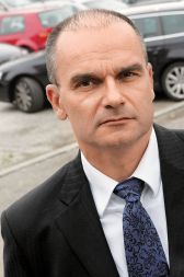 &ldquo;Ko smo imeli predzadnjo sejo nadzornega sveta, sem videl, kako močne se čutijo ključni lokalni politiki. Kar so kazali tudi javno, z logiko in etiko upravljanja podjetij popolnoma nesprejemljivimi razpravami.&rdquo; - Ekonomist dr. Marko Jaklič