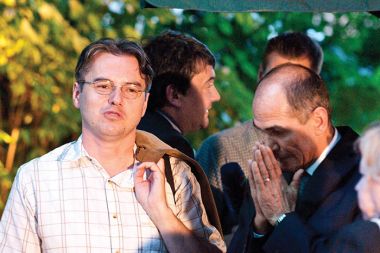 Potem ko se je postrojena slovenska nacionalistična elita izčrpala v svojih najekstremnejših idejah, so se v neuspehu in razočaranju obrnili proti lastnemu prebivalstvu.
