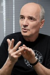 Dr. Vlado Miheljak: &raquo;Med Pahorjem in Jankovićem ni bistvene razlike. Gre le za vprašanje imperativa učinkovitosti in koliko je ta nad imperativom solidarnosti in socialne odgovornosti.&laquo;