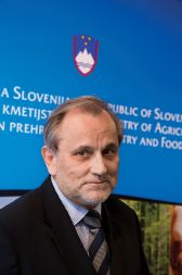 /media/www/slike.old/mladina/temamilan_poganik_b520081124_6046.jpg