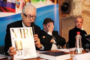 Zbor za vrednote: bivši pravosodni minister v Janševi vladi Lovro Šturm, avtor sporne formulacije v sedanjem zakonu o arhivih, se ne da. Sedaj tudi on želi referendum.