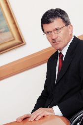 Enega izmed pomočnikov pri Bavčarjevem poskusu prevzema Istrabenza, Staneta Valanta, je NLB z reprogramiranjem kreditov ta mesec že rešila.