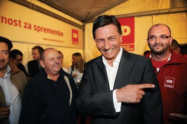 &ldquo;Če bi bilo vse perfektno, potem ne bi bilo treba zamenjati oblasti.&rdquo; - Gregor Golobič, predsednik stranke Zares, o zamenjavi politično nastavljenih kadrov.