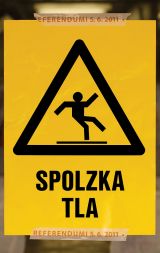 Opozorilni plakat na volilnem mestu v osnovni šoli Nove Jarše, Ljubljana.