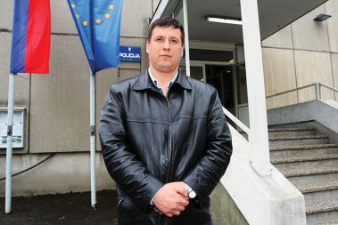 /media/www/slike.old/mladina/tintervjugomilsek_mp.jpg