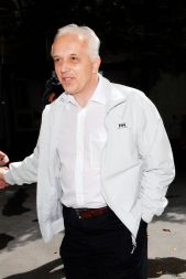 Založba Nova revija, ki jo vodi Tomaž Zalaznik, je letos prejela drugi največji dobitek iz državnega medijskega sklada. V strokovni komisiji, ki je razdelila denar, najdemo tudi avtorje, ki objavljajo v publikacijah te založbe.