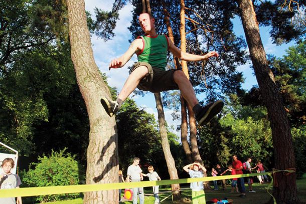 MIHA JUVAN, SLACKLINE, ART KAMP & PARK DOŽIVETIJ, LENT 2011, MB | MARKO PIGAC