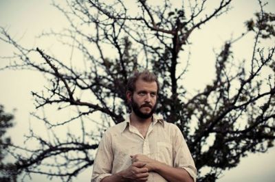 Justin Vernon poslušalce znova razveseljuje z izvrstno indie folk poetiko.