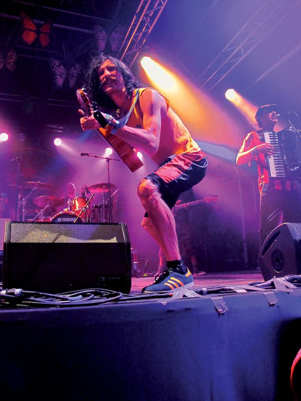 CIGANSKI PUNK BAND GOGOL BORDELLO, BOOMTOWN FAIR 2011, VELIKA BRITANIJA | Rok Djordjević