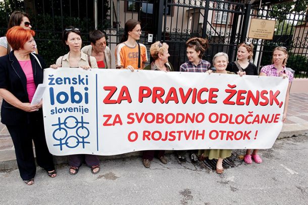 Tisti sramotni ustavni člen